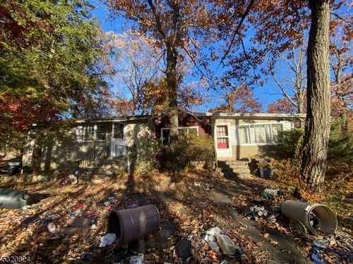 37 Rock Rd, West Milford, NJ, 07480-4038 | Card Image