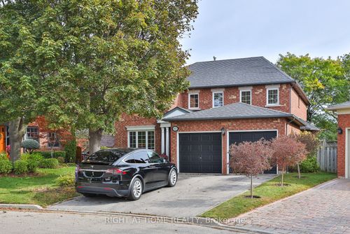 560 Chagall Crt, Mississauga, ON, L5R3A8 | Card Image