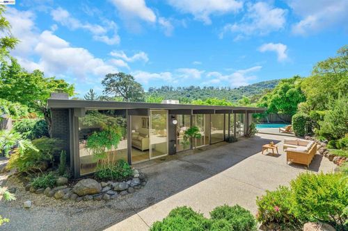 15 Don Timoteo Ct, San Rafael, CA, 94903-3519 | Card Image