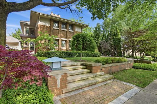 3934 N Harcourt Pl, Shorewood, WI, 53211-2444 | Card Image