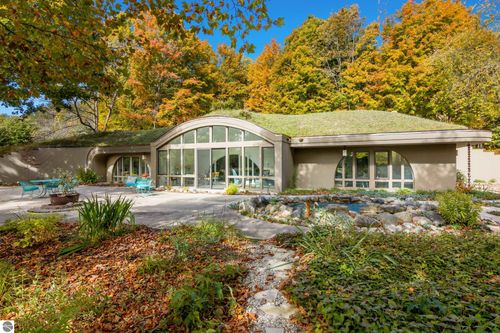 2488 W Trumbull Road, Maple City, MI, 49664 | Card Image