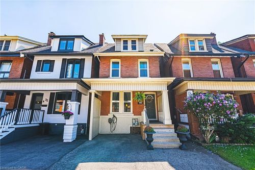 30 Cumberland Ave, Hamilton, ON, L8M1Y7 | Card Image