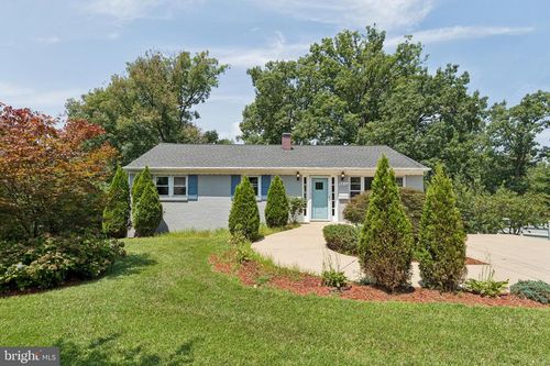 8816 Saunders Ln, Lanham, MD, 20706-2538 | Card Image