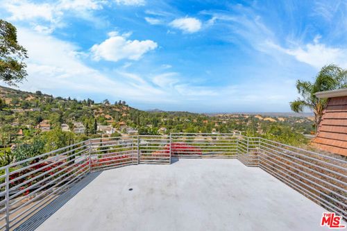 4302 Torreon Dr, Woodland Hills, CA, 91364-5437 | Card Image