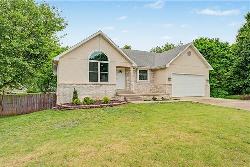 812 Cedar Ln, Prairie Grove, AR, 72753-2534 | Card Image