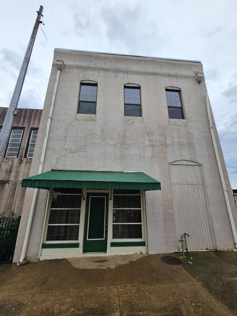 404 W Oak St, Palestine, TX 75801