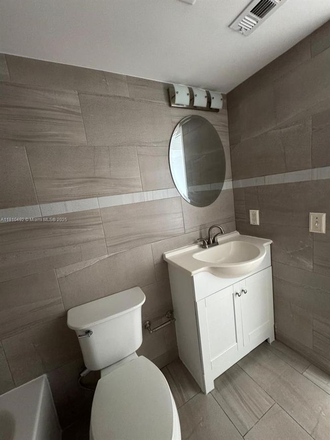 APT-507 - 8610 N Sherman Cir, Condo with 2 bedrooms, 2 bathrooms and null parking in Miramar FL | Image 18