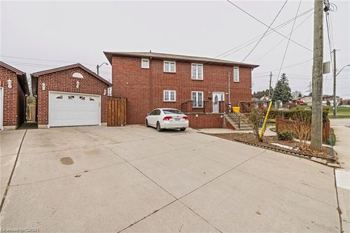 upper-107 Horning Dr, Hamilton, ON, L9C6L2 | Card Image