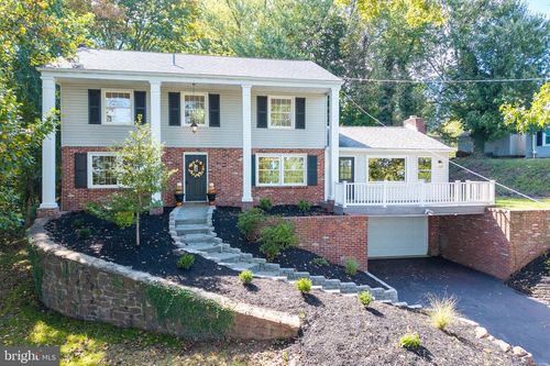 128 Forge Hill Ln, PHOENIXVILLE, PA, 19460-2608 | Card Image