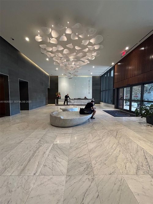 apt-3008-68 Se 6th St, Miami, FL, 33131-3494 | Card Image