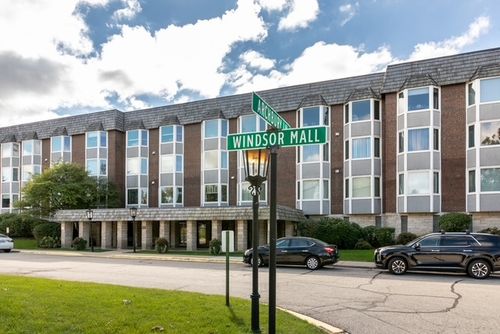 apt-2h-2400 Windsor Mall, Park Ridge, IL, 60068-3644 | Card Image