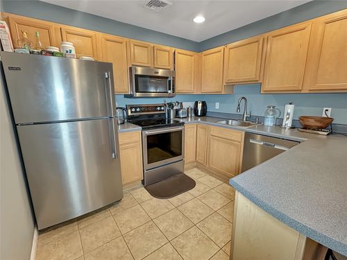 660 Gregory Ct, Highland, NY, 12528-2042 | Card Image