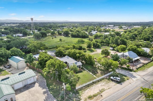 14280 State Highway 16 N, House other with 3 bedrooms, 2 bathrooms and null parking in Medina TX | Image 44