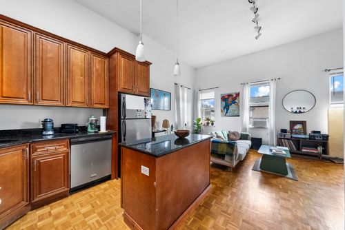 apt-4-550 2nd St, Hoboken, NJ, 07030-6522 | Card Image