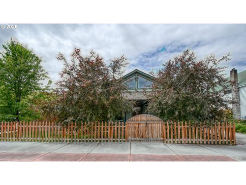 415 N Gale St, Heppner, OR, 97836-2023 | Card Image