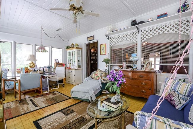 View of sunroom / solarium | Image 8