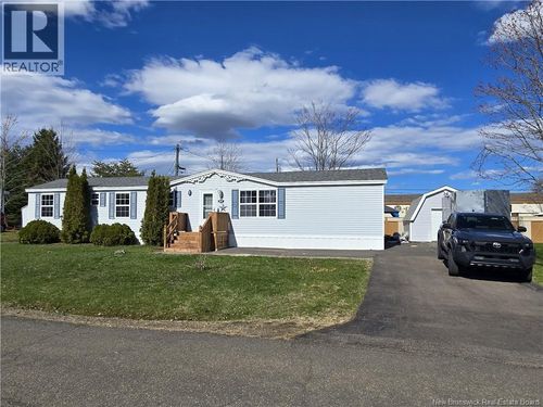 21 Carouge St, Moncton, NB, E1H2T3 | Card Image
