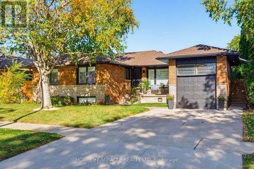 8 Laurelwood Crescent, Toronto (Willowridge-Martingrove-Richview), ON, M9P1L5 | Card Image