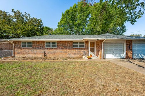 1240 N Texas St, De Leon, TX, 76444-1112 | Card Image