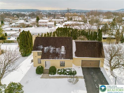 3560 Moravian Court, Bethlehem Twp, PA, 18020 | Card Image