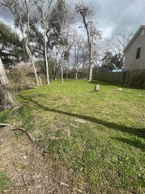 2208 Kirk St, Houston, TX, 77026-5850 | Card Image
