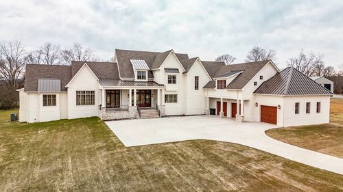 197E Bugg Hollow Rd, Gallatin, TN, 37066-5153 | Card Image