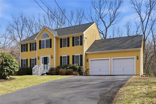 45 Gilbert Stuart Dr, East Greenwich, RI, 02818-2011 | Card Image