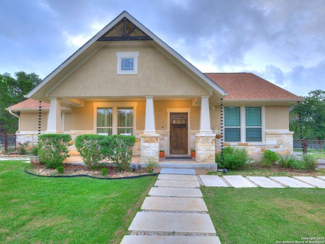 5290 Spring Branch Rd, House other with 3 bedrooms, 2 bathrooms and null parking in Spring Branch TX | Image 4