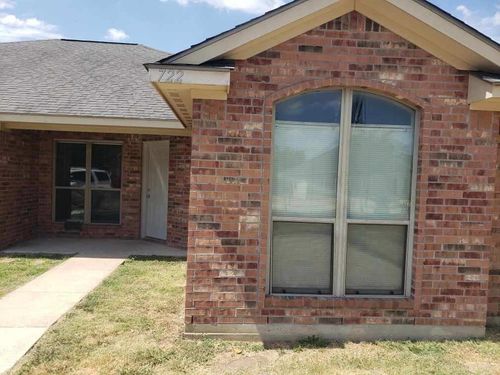 712 N N Sharp Street, Franklin, TX, 77856 | Card Image