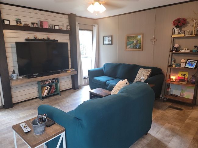 566 Herron Trl, House other with 2 bedrooms, 2 bathrooms and 10 parking in McDade TX | Image 12