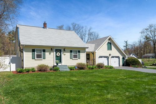 438 Manchester Rd, Auburn, NH, 03032-3114 | Card Image