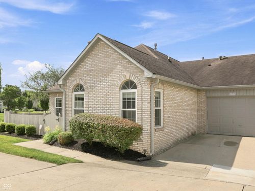 5842 Quail Run Dr, Indianapolis, IN, 46237-2722 | Card Image