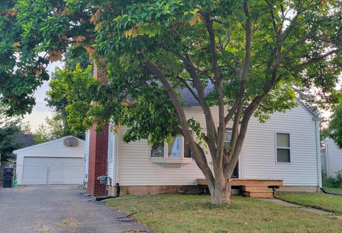 627 Campbell St, Flint, MI, 48507-2420 | Card Image