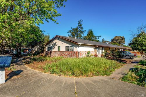 2561 Northcoast Street, Santa Rosa, CA, 95403 | Card Image