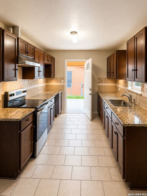 414 E Palfrey St, San Antonio, TX, 78223-3346 | Card Image