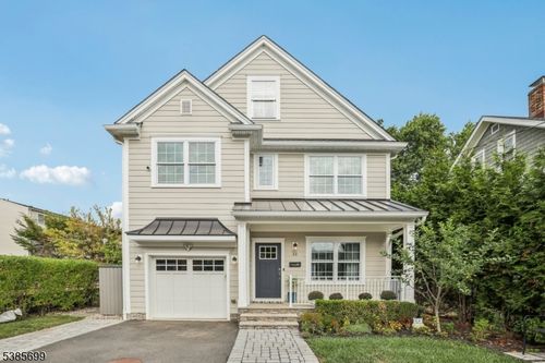 32 Central Ave, Madison, NJ, 07940-1811 | Card Image