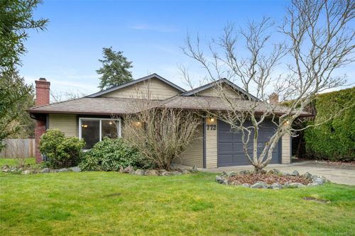 772 Mapleton Pl, Saanich, BC, V8Z6W2 | Card Image