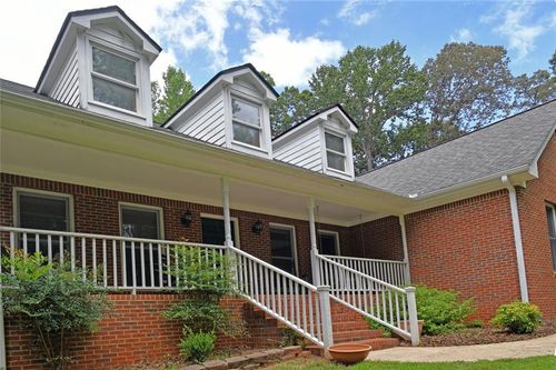 336 Oconee Ln, Commerce, GA, 30529-4140 | Card Image