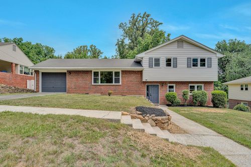1121 Welch Rd Sw, Roanoke, VA, 24015-3813 | Card Image