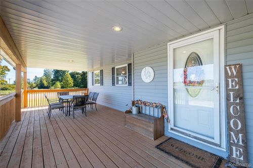 4985 Hollenbeck Rd, Columbiaville, MI, 48421-9362 | Card Image