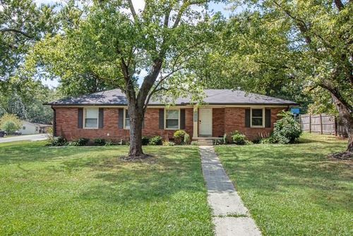 1306 Old Estill Springs Rd, Tullahoma, TN, 37388-6622 | Card Image