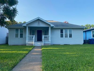 Front view of the house. | Image 1