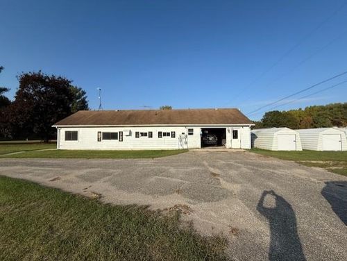 10969 E Lake Montcalm Rd, Riverdale, MI, 48877-9757 | Card Image