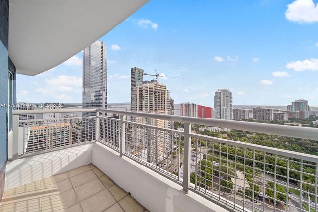 APT-2600 - 60 Sw 13 Th St, Condo with 3 bedrooms, 4 bathrooms and null parking in Miami FL | Image 21