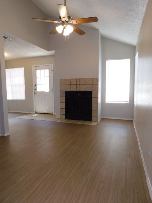 unit-b-2223 Katy Ln, Georgetown, TX, 78626-8514 | Card Image