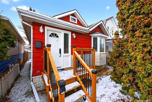 1216 Mctavish St, Regina, SK, S4T3V7 | Card Image