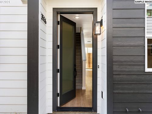 2-3552 Ne Garfield Ave, Portland, OR, 97212-2008 | Card Image
