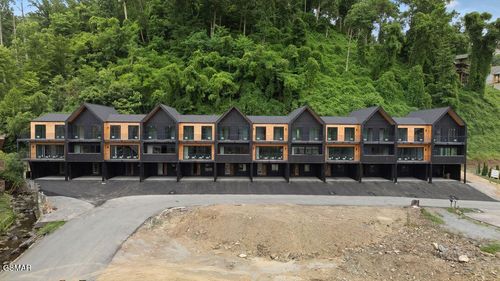unit-6-215 Circle Drive, Gatlinburg, TN, 37738 | Card Image