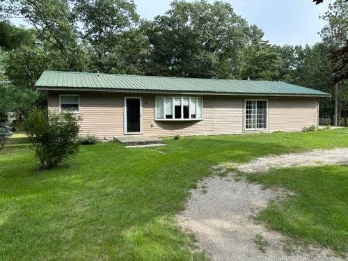 21 S Oak St, Au Gres, MI, 48703-9739 | Card Image
