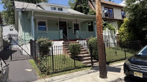 19 Mead St, Newark, NJ, 07106-2506 | Card Image